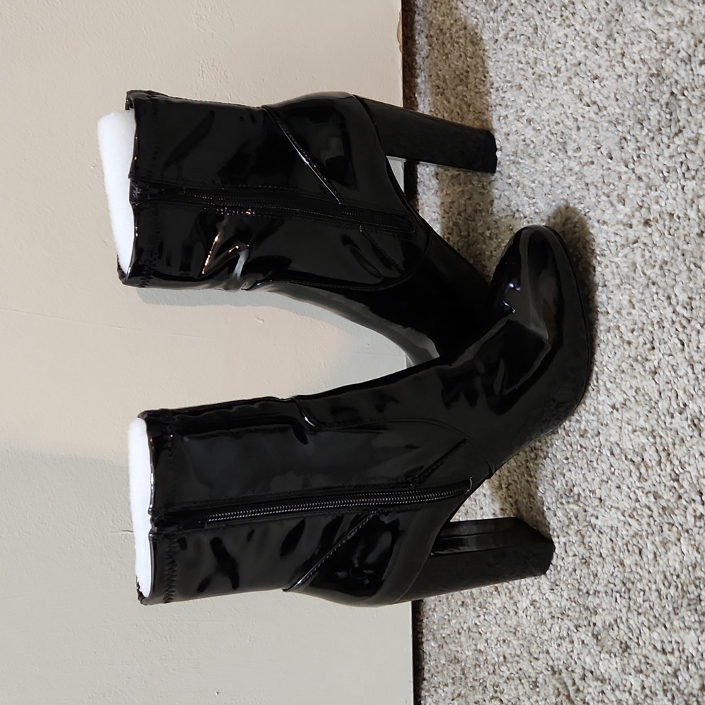 Patten leather heeled boots - Picture 2 of 2